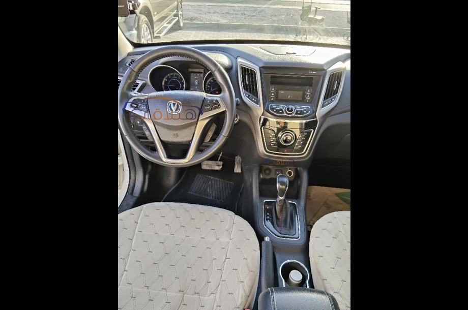 CS 35 Changan أبيض