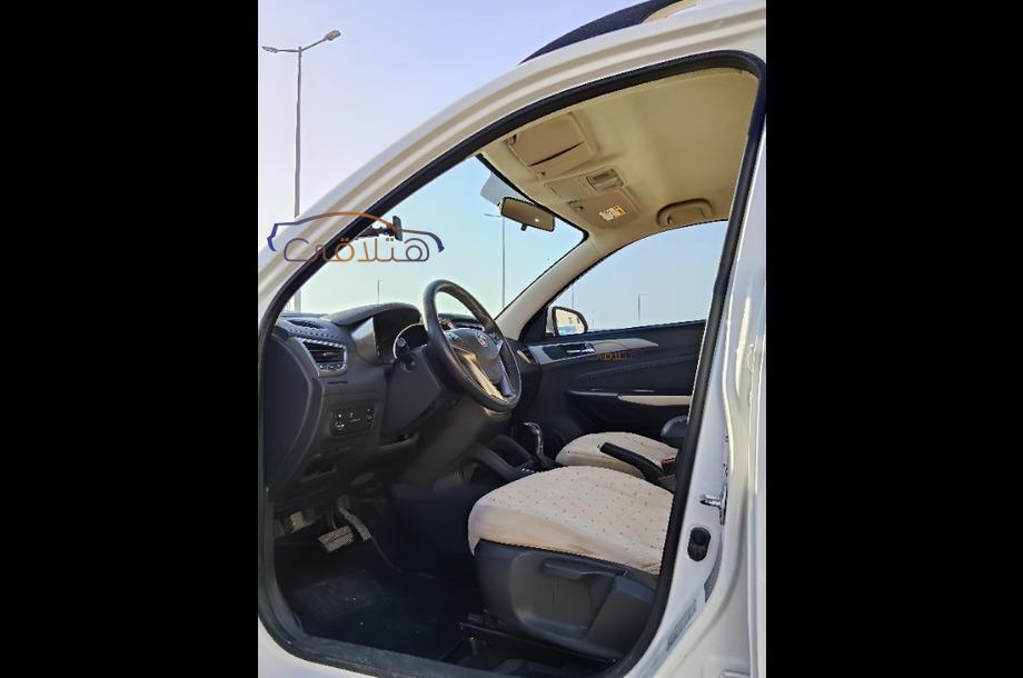 CS 35 Changan أبيض