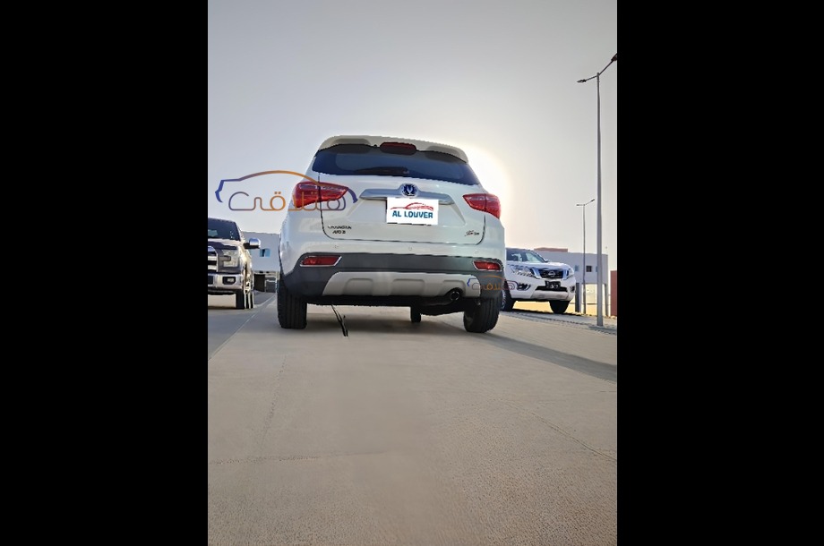 CS 35 Changan أبيض