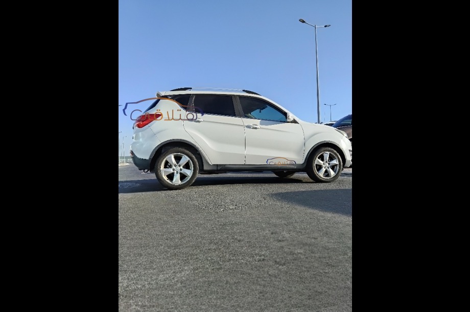 CS 35 Changan أبيض