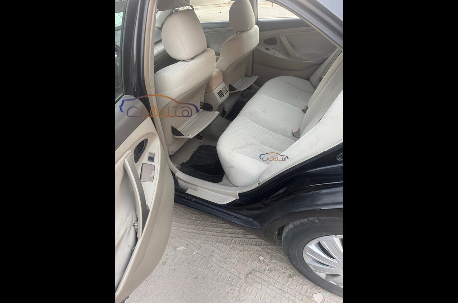 Camry Toyota فضي