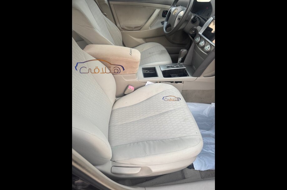 Camry Toyota فضي