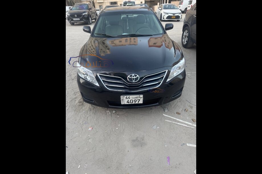 Camry Toyota فضي