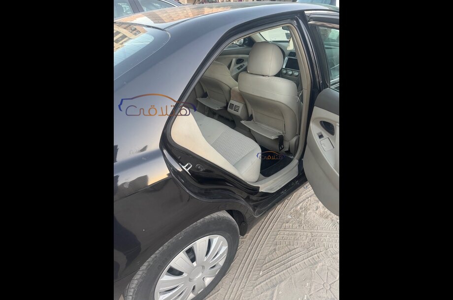 Camry Toyota فضي