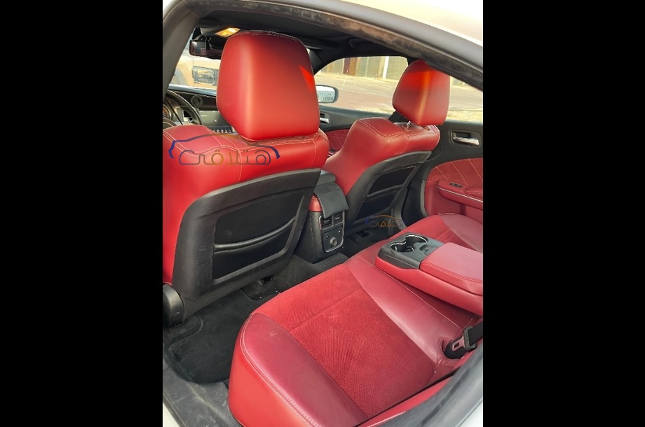 Charger Dodge أبيض