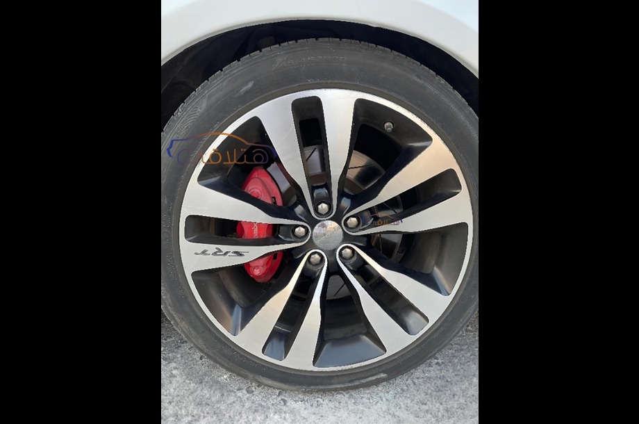 Charger Dodge أبيض