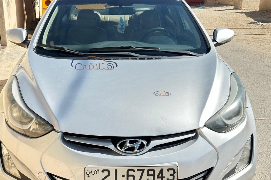 Elantra Coupe Hyundai فضي