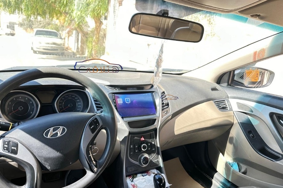 Elantra Coupe Hyundai فضي