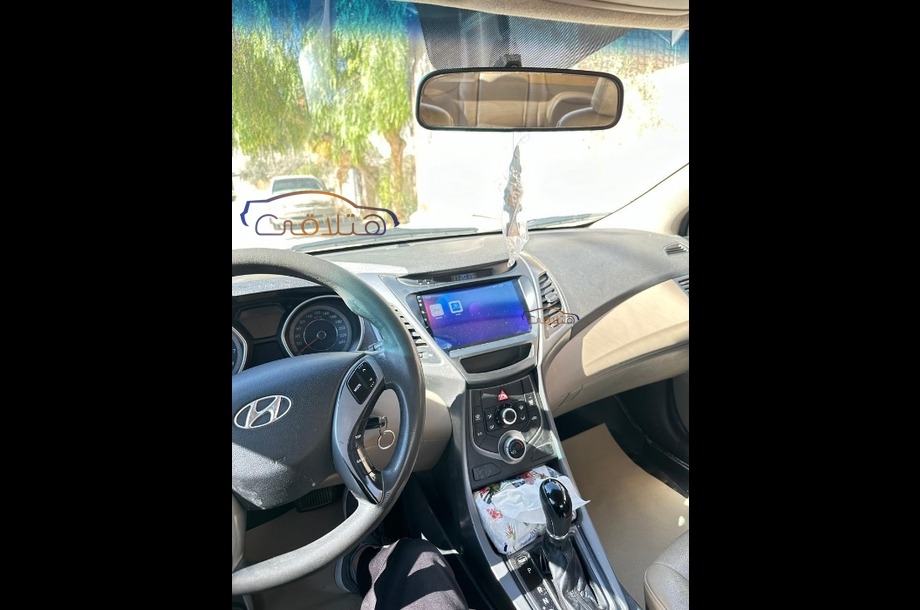 Elantra Coupe Hyundai فضي