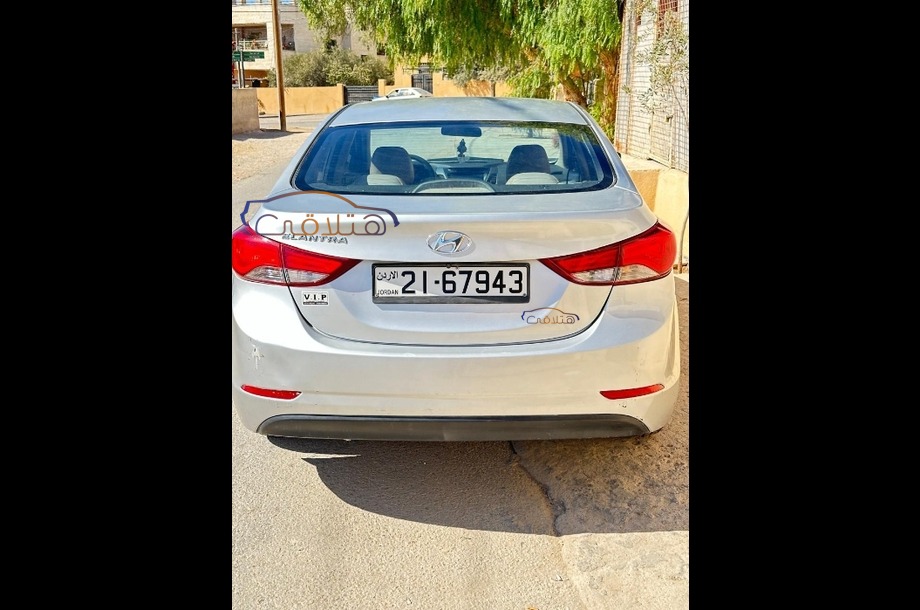 Elantra Coupe Hyundai فضي