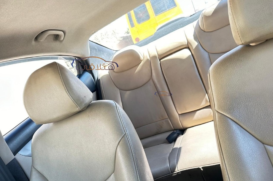 Elantra Coupe Hyundai فضي