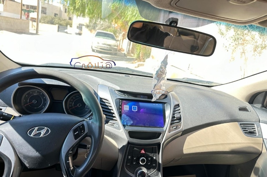 Elantra Coupe Hyundai فضي