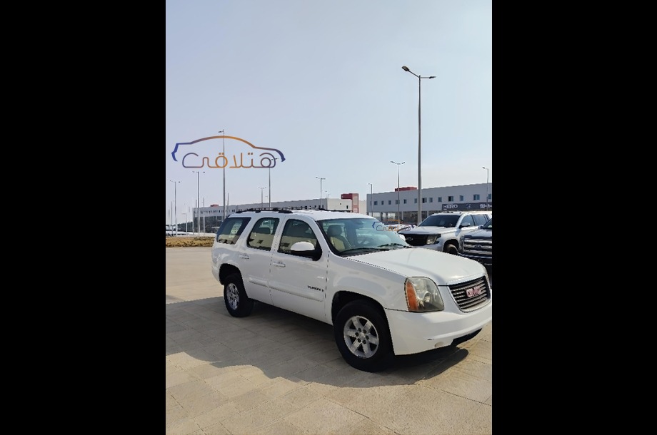 Yukon Gmc أبيض