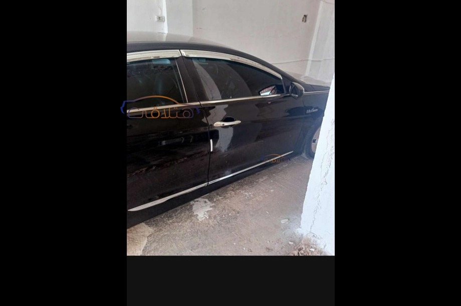 Other Other أسود