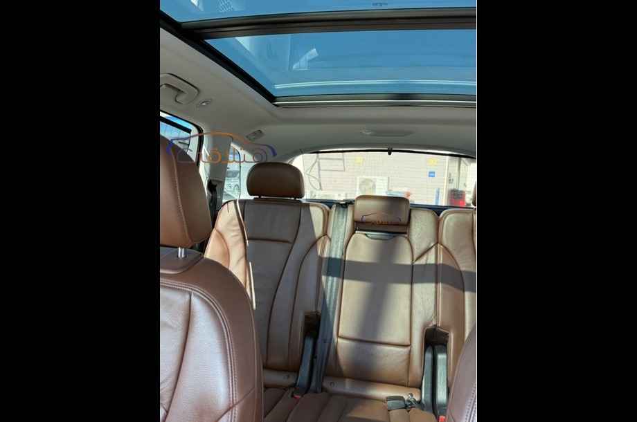 Q7 Audi ذهبي