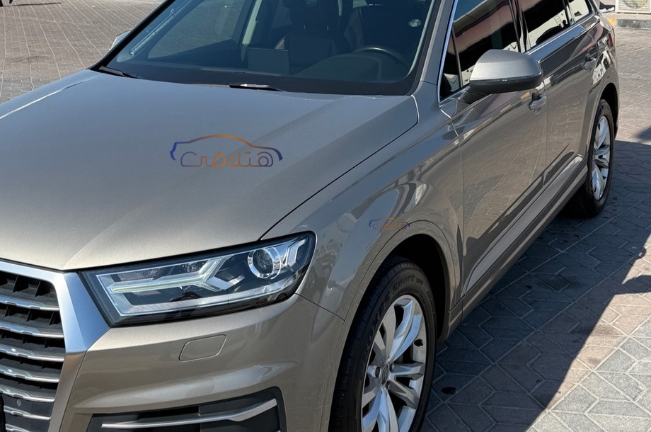 Q7 Audi ذهبي