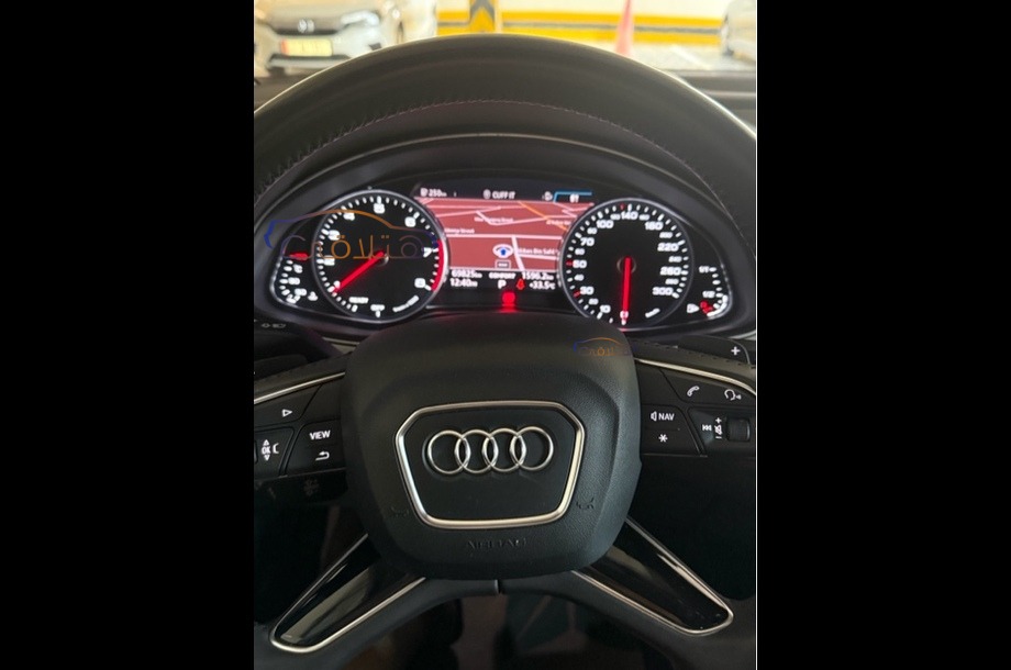 Q7 Audi ذهبي