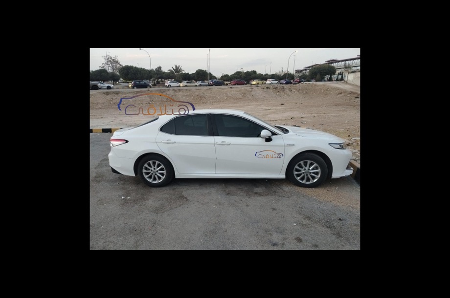 Camry Toyota أبيض