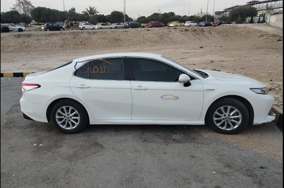 Camry Toyota أبيض