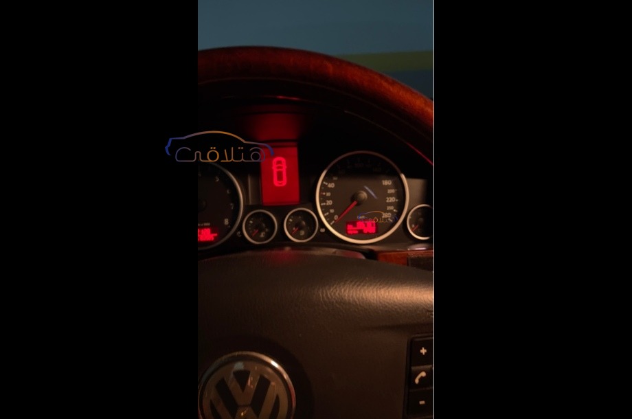 Touareg Volkswagen أسود