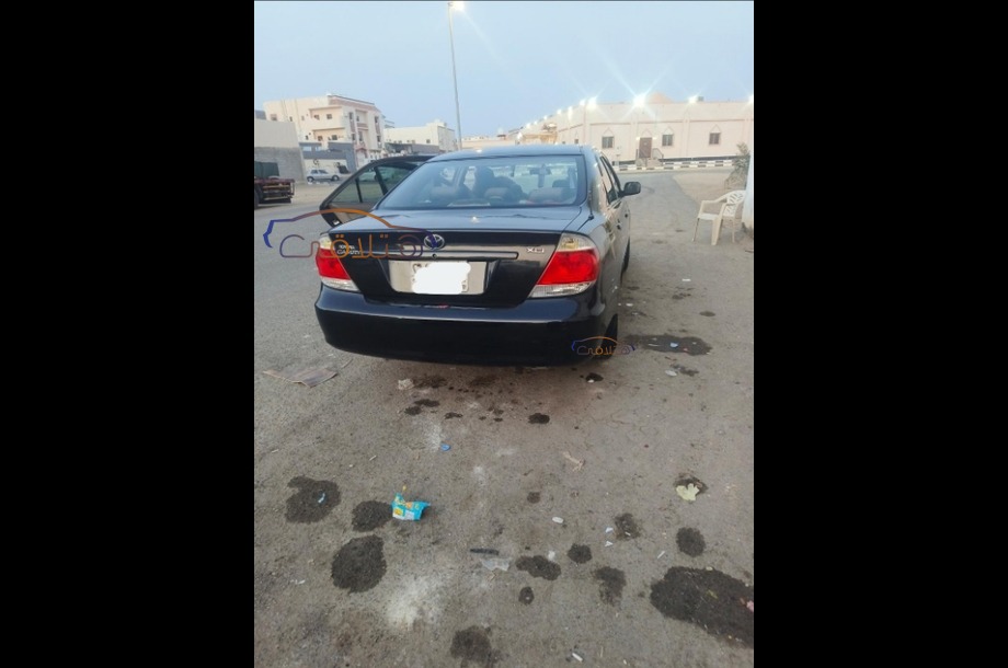 Camry Toyota أسود