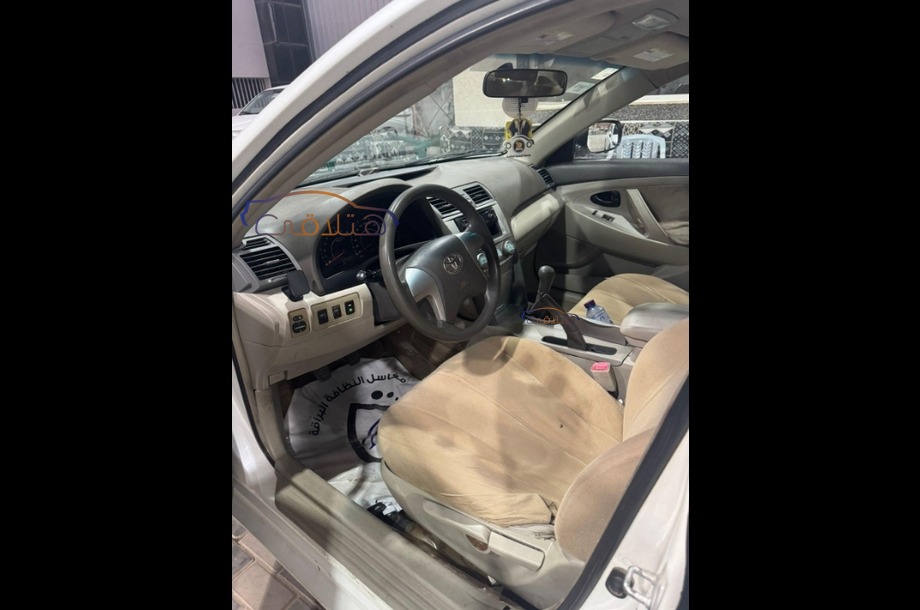 Camry Toyota أبيض