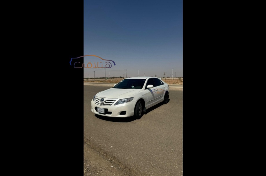 Camry Toyota أبيض