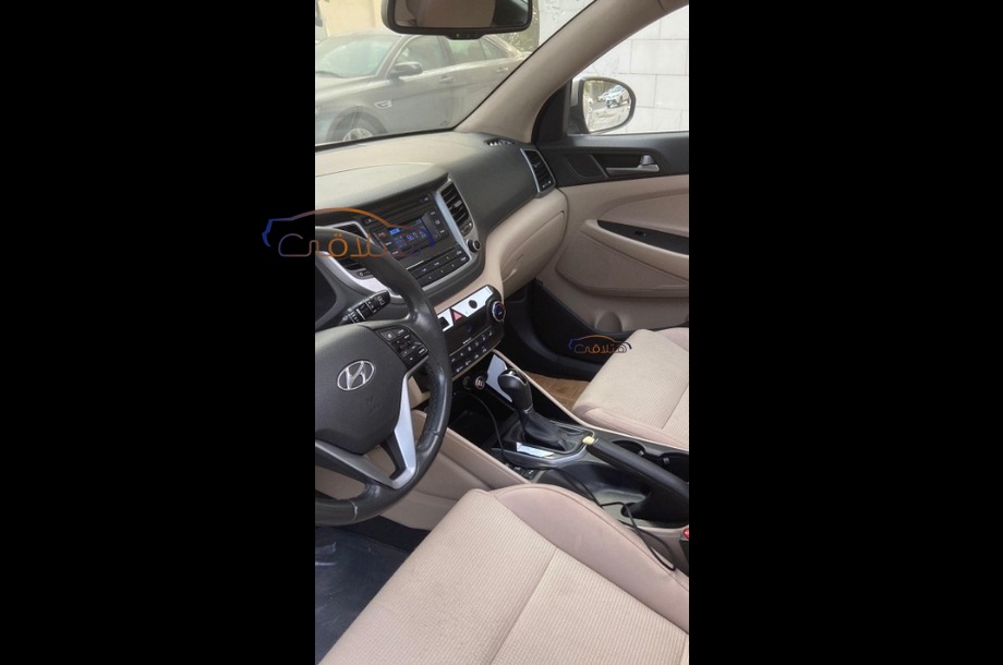 Tucson Hyundai رمادي