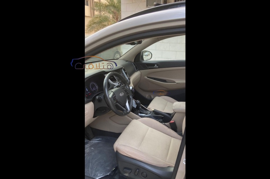 Tucson Hyundai رمادي