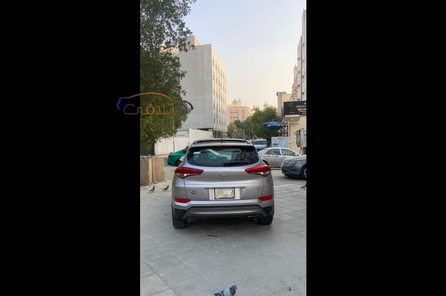 Tucson Hyundai رمادي