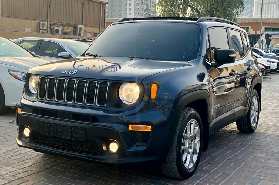 Renegade Jeep الأزرق الداكن