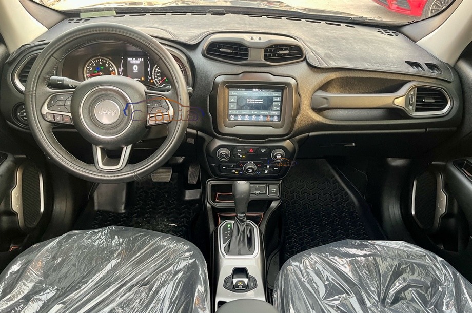 Renegade Jeep الأزرق الداكن