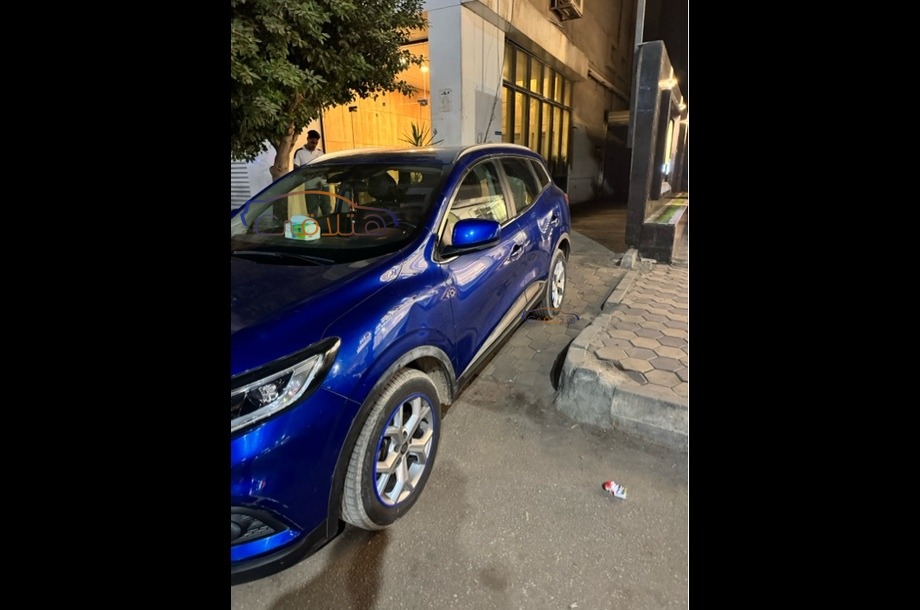 Kadjar Renault أزرق
