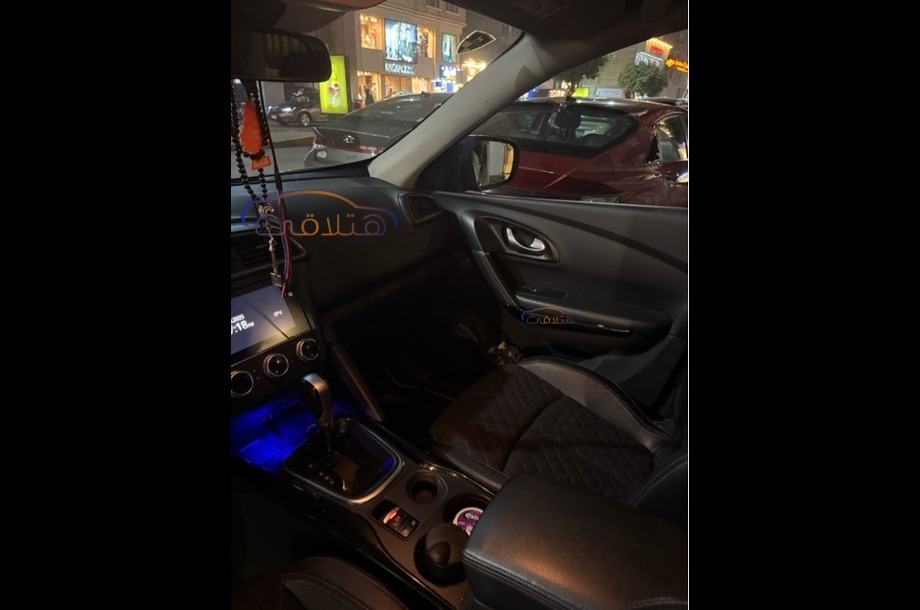 Kadjar Renault أزرق