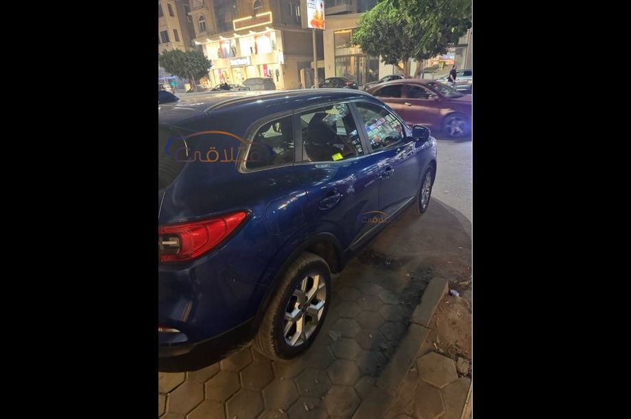 Kadjar Renault أزرق