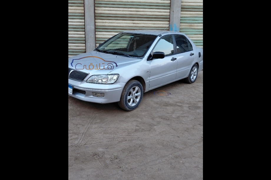 Lancer Mitsubishi فضي