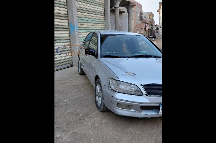 Lancer Mitsubishi فضي