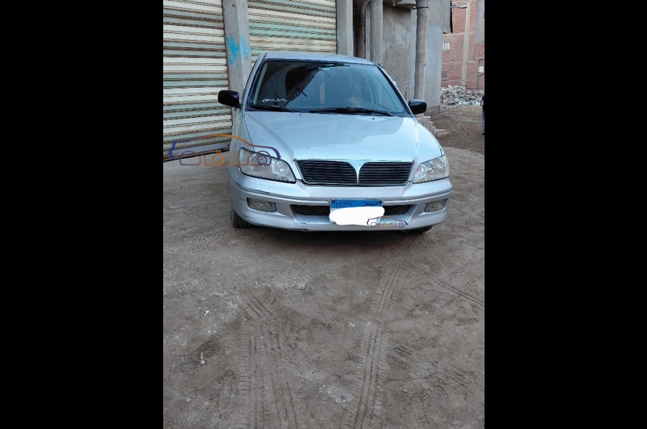 Lancer Mitsubishi فضي