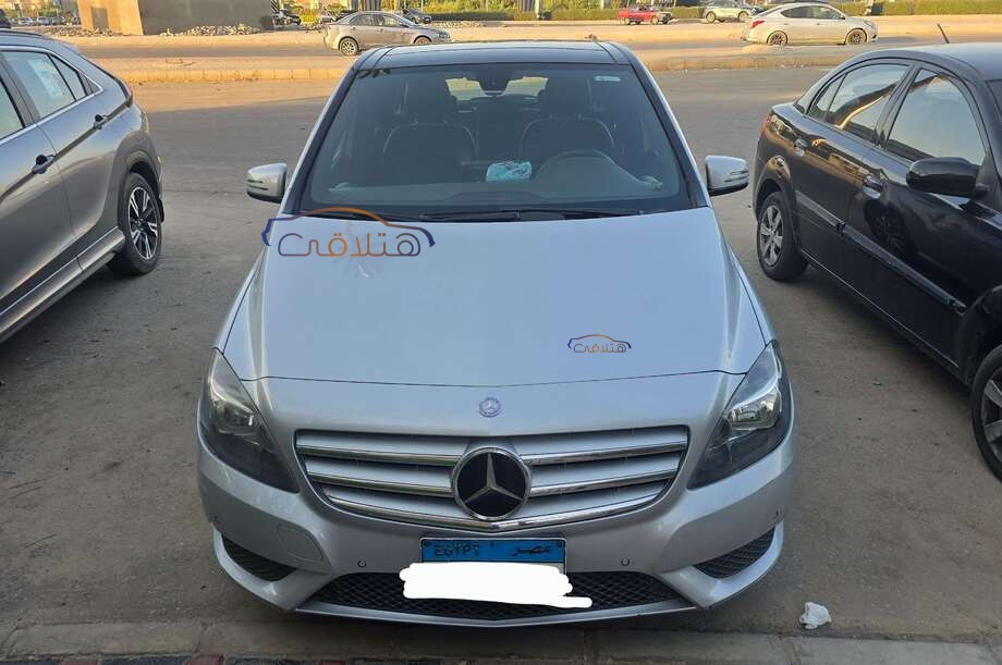 B 180 Mercedes فضي