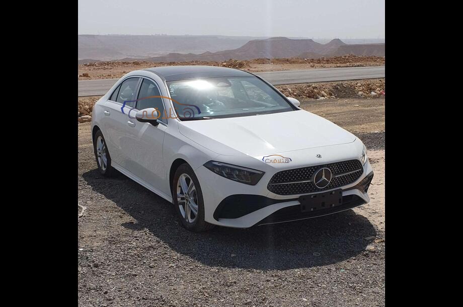 180 Mercedes أبيض