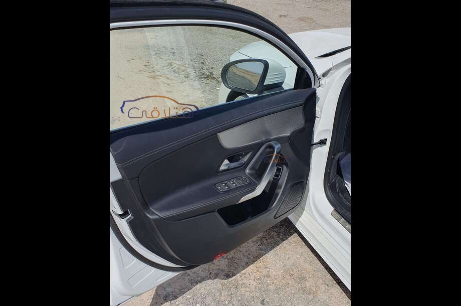 180 Mercedes أبيض