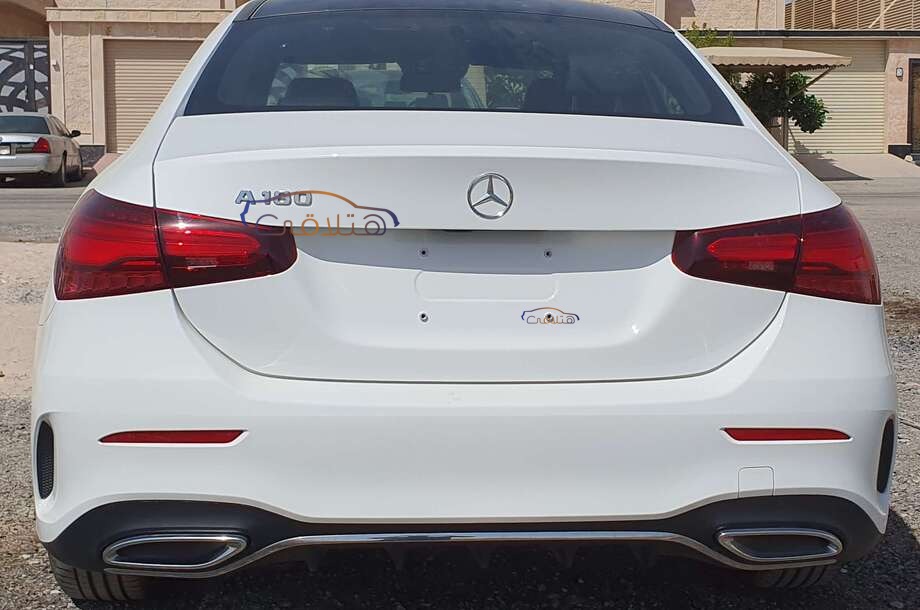 180 Mercedes أبيض