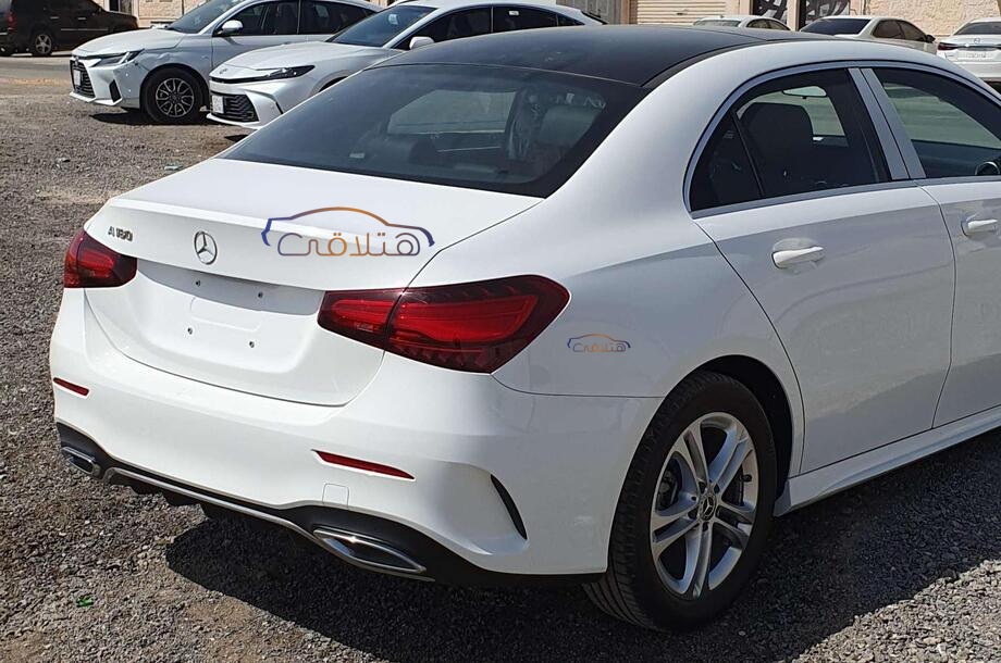 180 Mercedes أبيض