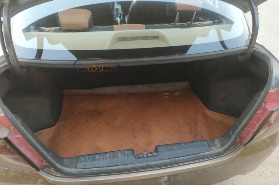 Dzire Suzuki برونزي