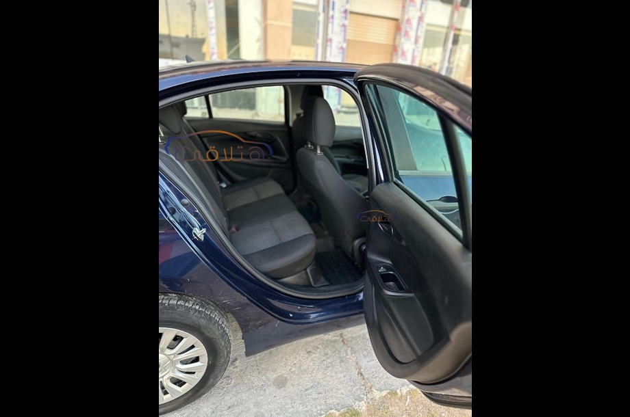 Tipo Fiat الأزرق الداكن