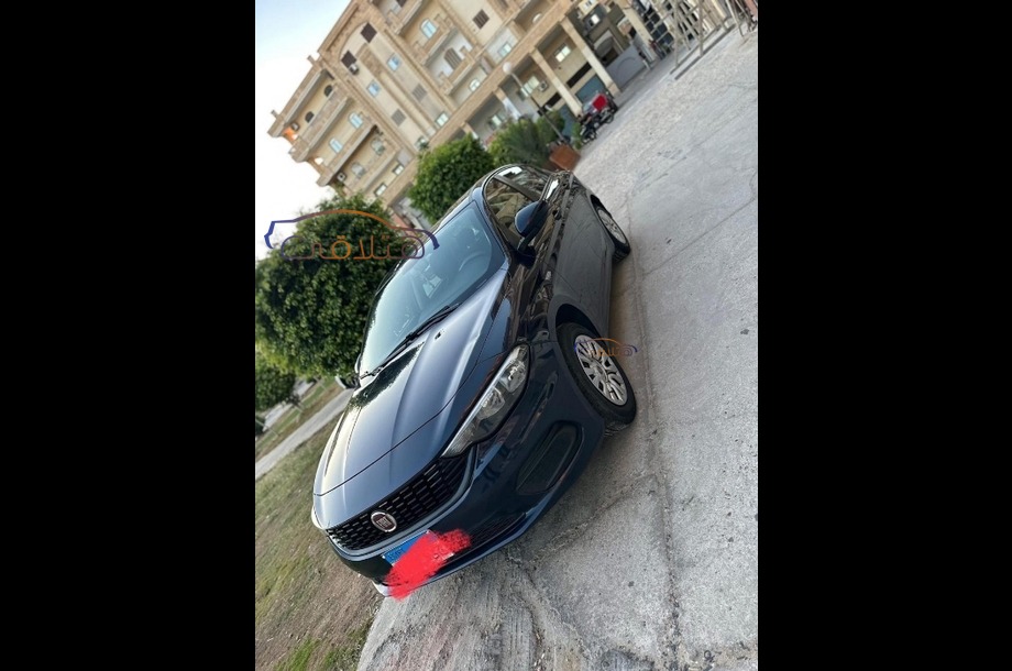 Tipo Fiat الأزرق الداكن