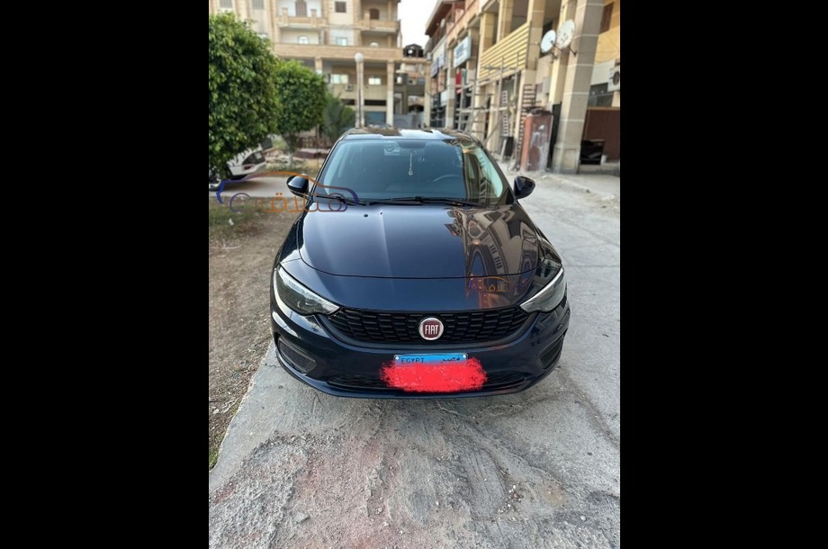 Tipo Fiat الأزرق الداكن