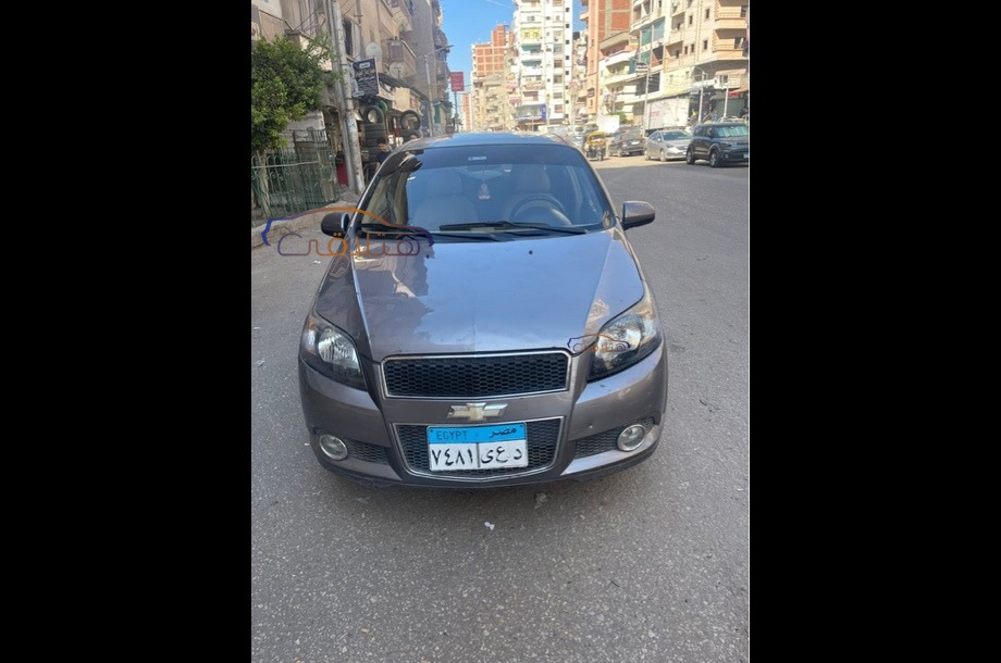 Aveo Chevrolet فضي
