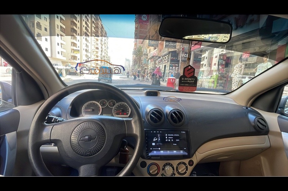 Aveo Chevrolet فضي