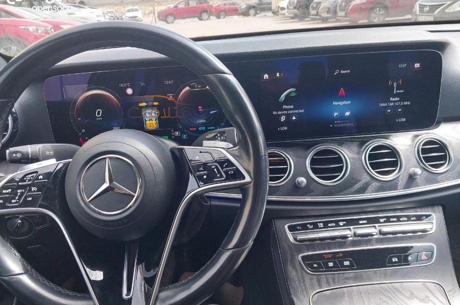 E 200 Mercedes Black